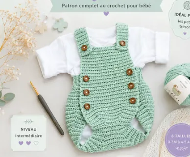 Barboteuse bébé au crochet vert menthe avec boutons en bois