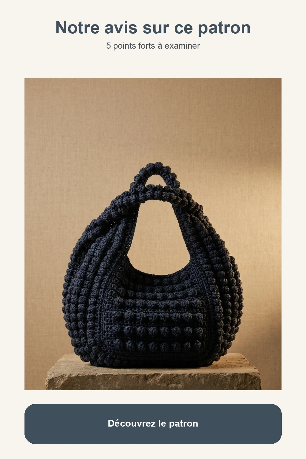 patron sac bohème crochet bleu nuit présenté dans une épingle Pinterest verticale